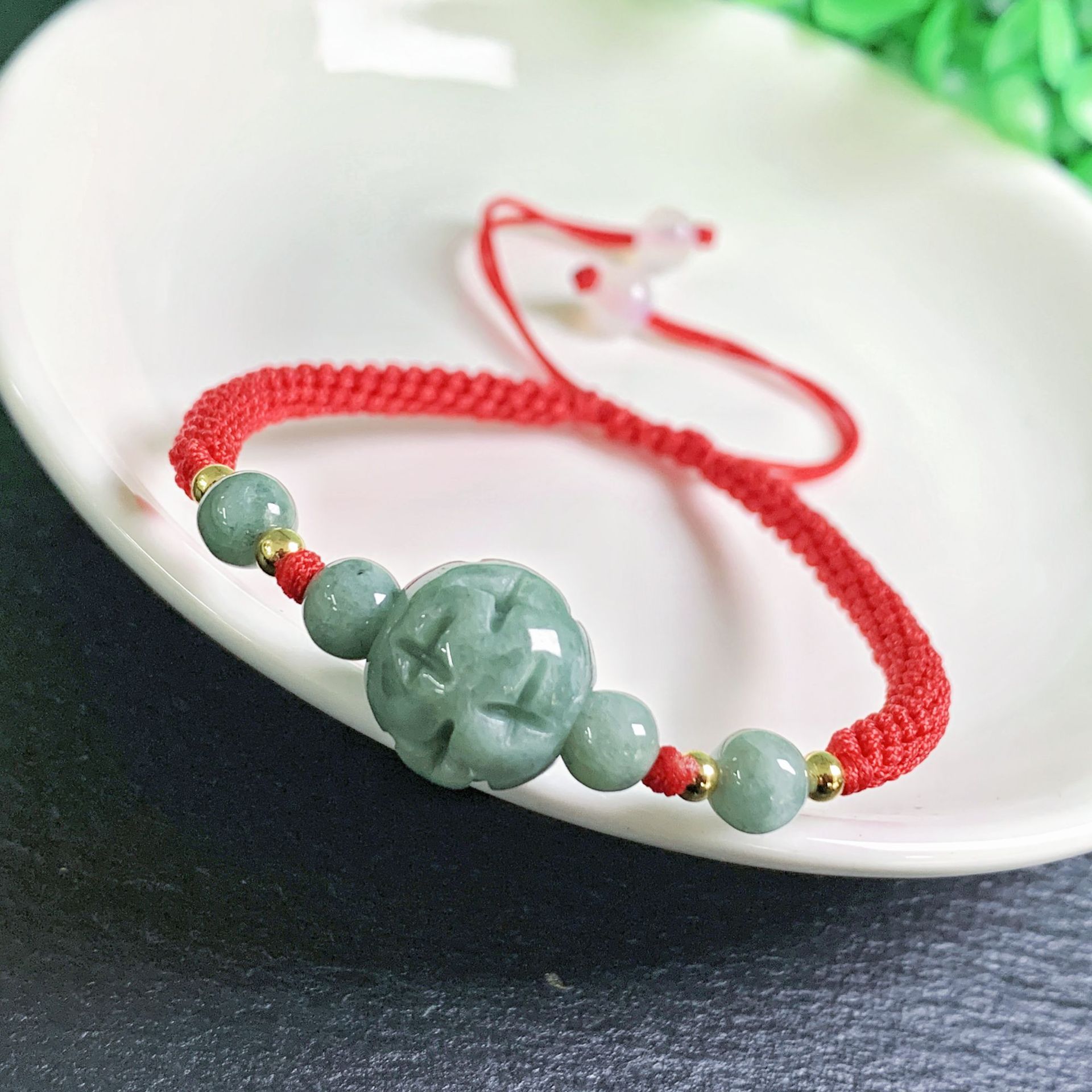 Beading - Um myanmar jadeite esculpir grânulo pulseira